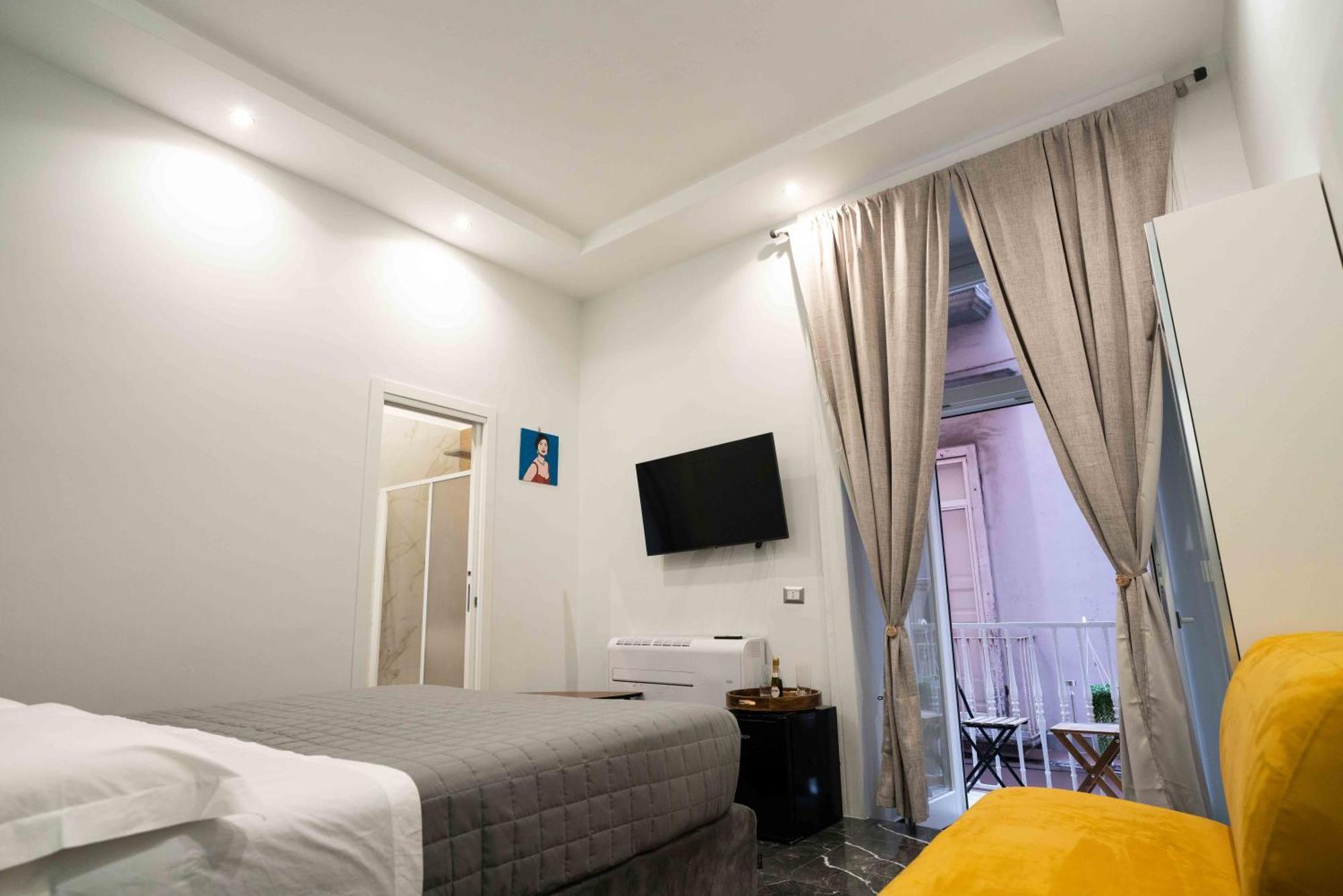 Worldwidesuites Napoli Esterno foto