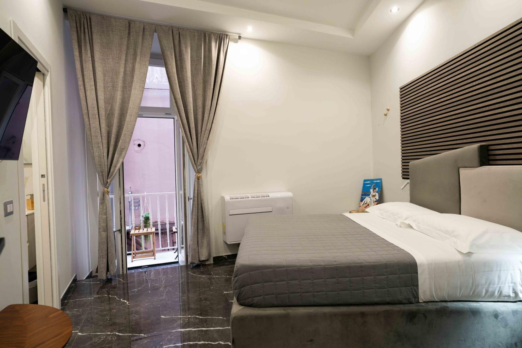 Worldwidesuites Napoli Esterno foto