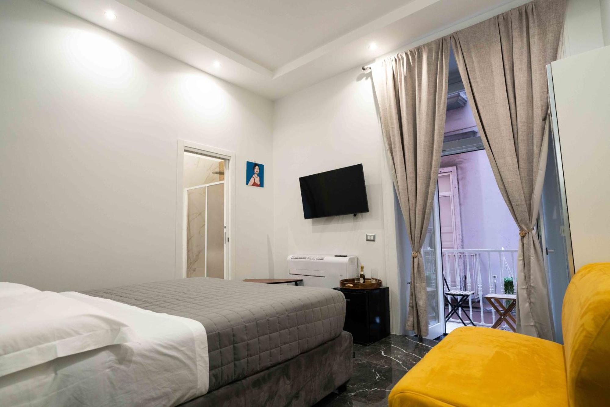 Worldwidesuites Napoli Esterno foto