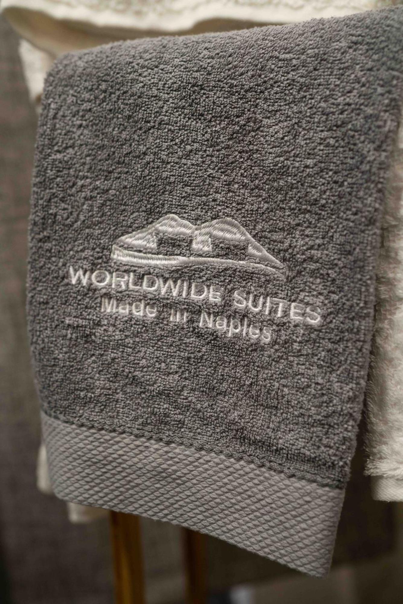Worldwidesuites Napoli Esterno foto