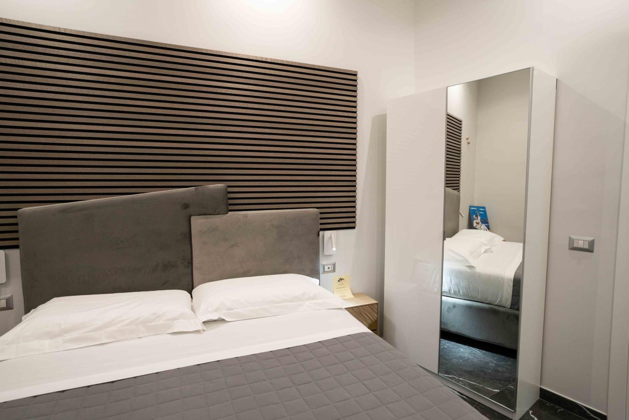 Worldwidesuites Napoli Esterno foto
